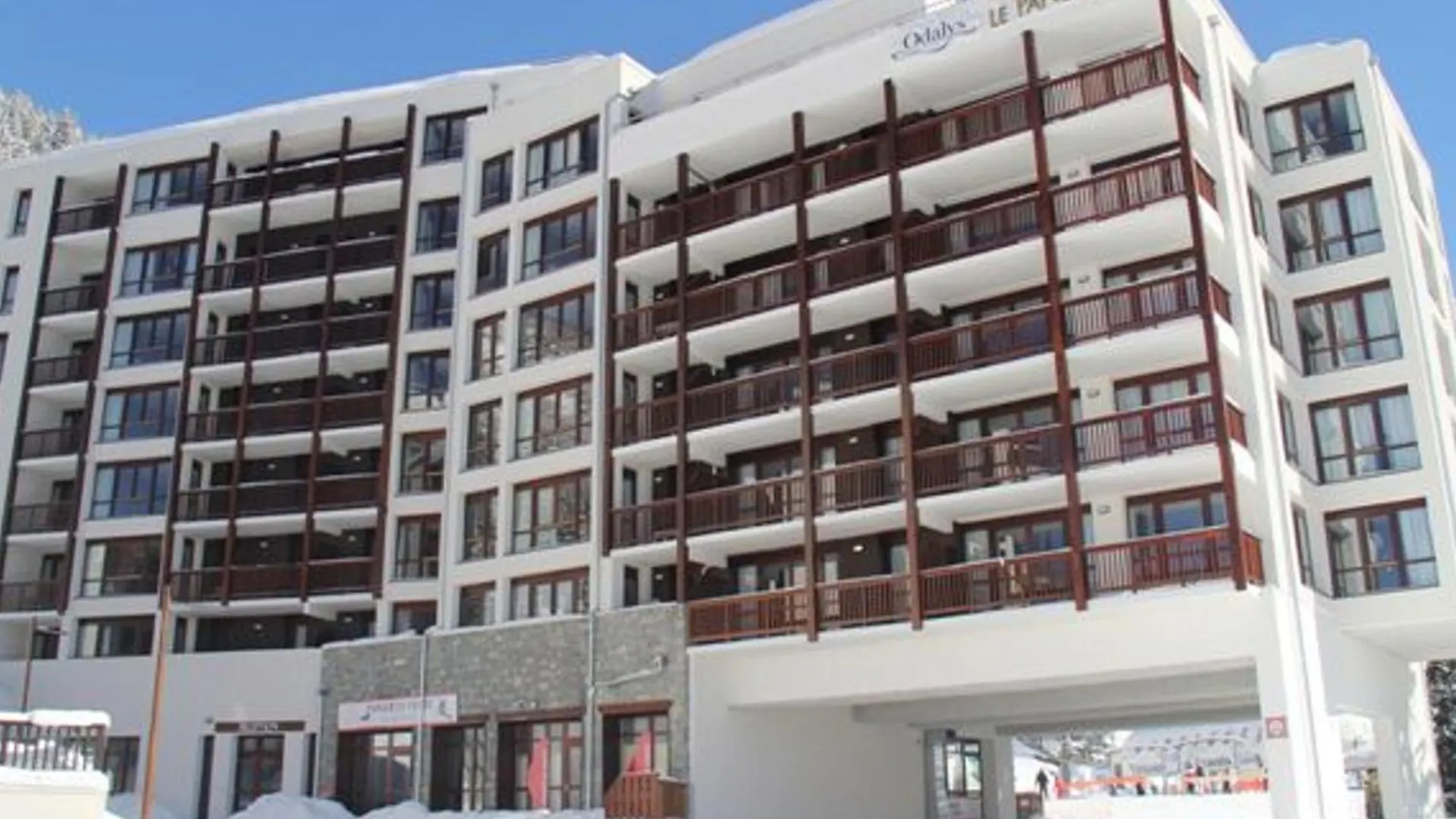 Appartement Spacieux - Depart Skis Aux Pieds - Piscine & Parking Inclus - Fr-1-425-231 Araches-la-Frasse Apartment
